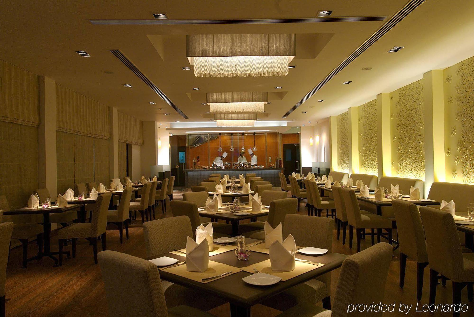 Vivanta Bengaluru Residency Road Εστιατόριο φωτογραφία